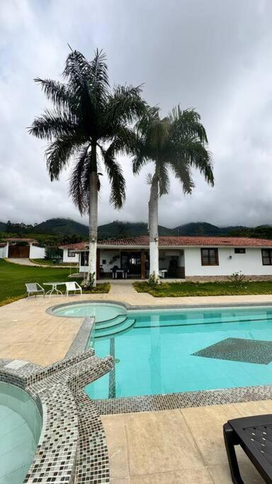 Finca Con Vistas Al Lago Calima Vila Exterior foto