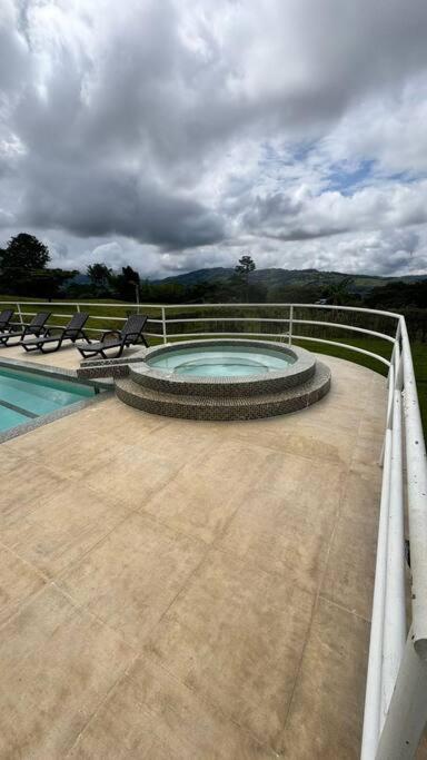 Finca Con Vistas Al Lago Calima Vila Exterior foto